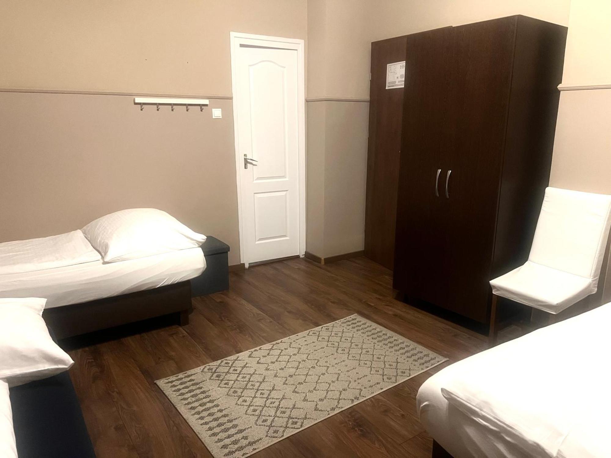 Op-Art Etterem Es Panzio Hotel Monor Luaran gambar